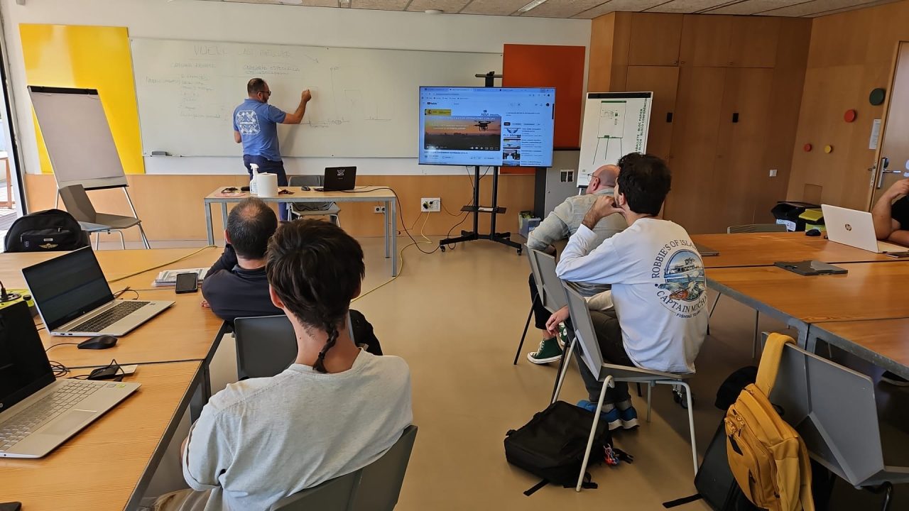 De la teoría a la práctica: así se preparan los futuros pilotos de ...